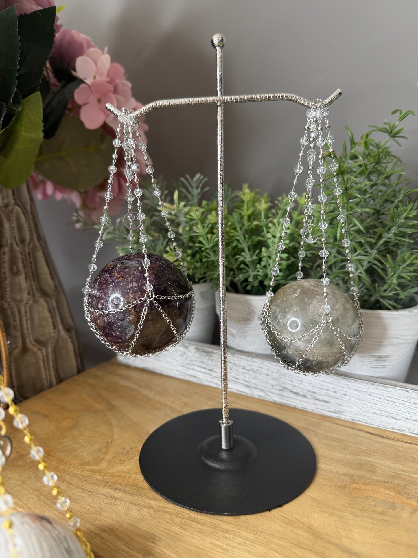Judgment Scale Crystal Sphere Holder