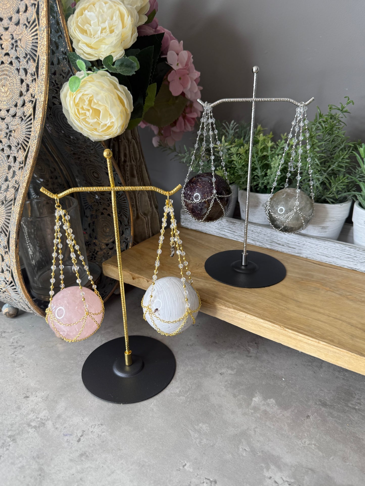 Judgment Scale Crystal Sphere Holder