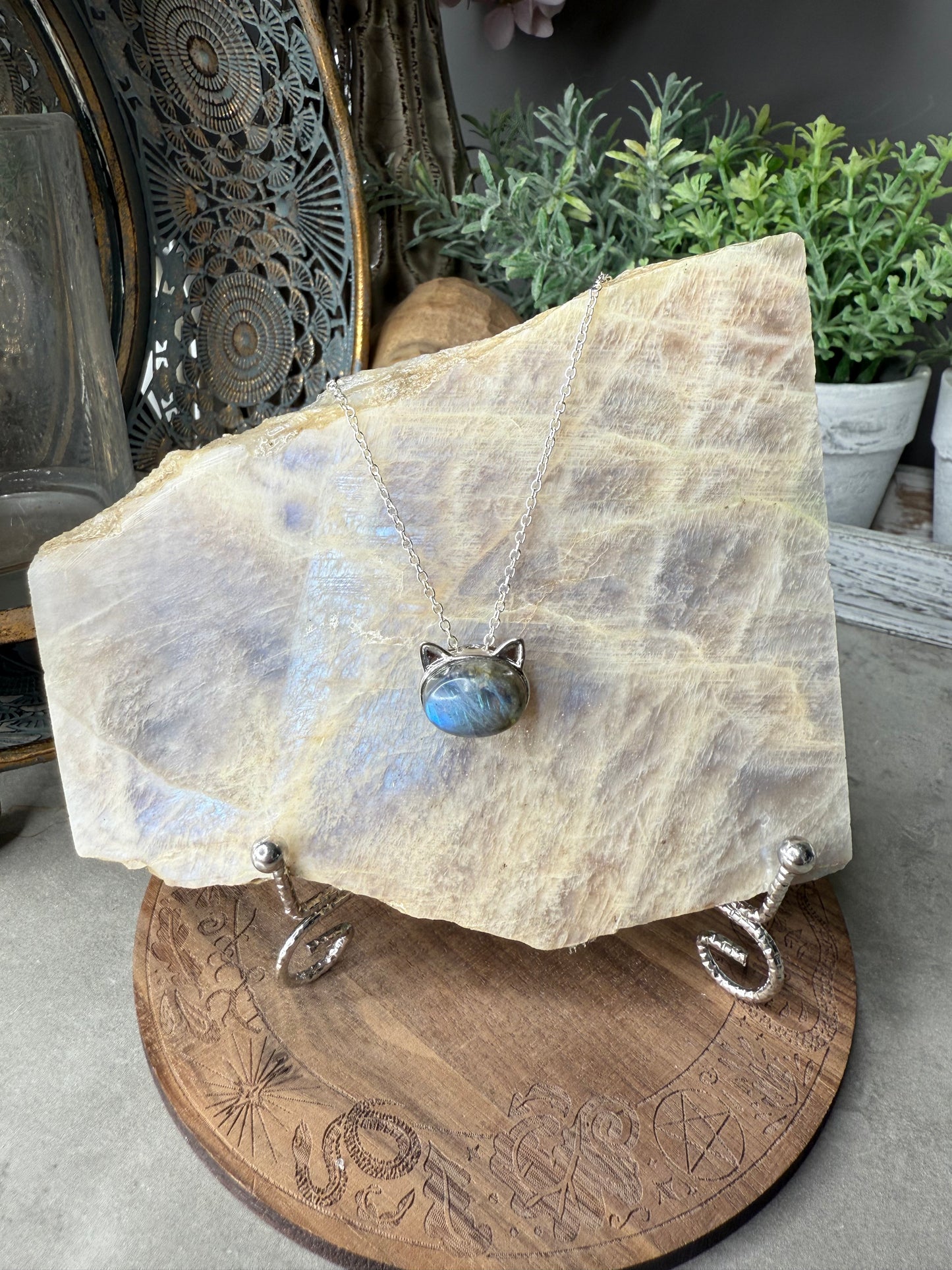 Labradorite Cat Crystal Pendant with necklace