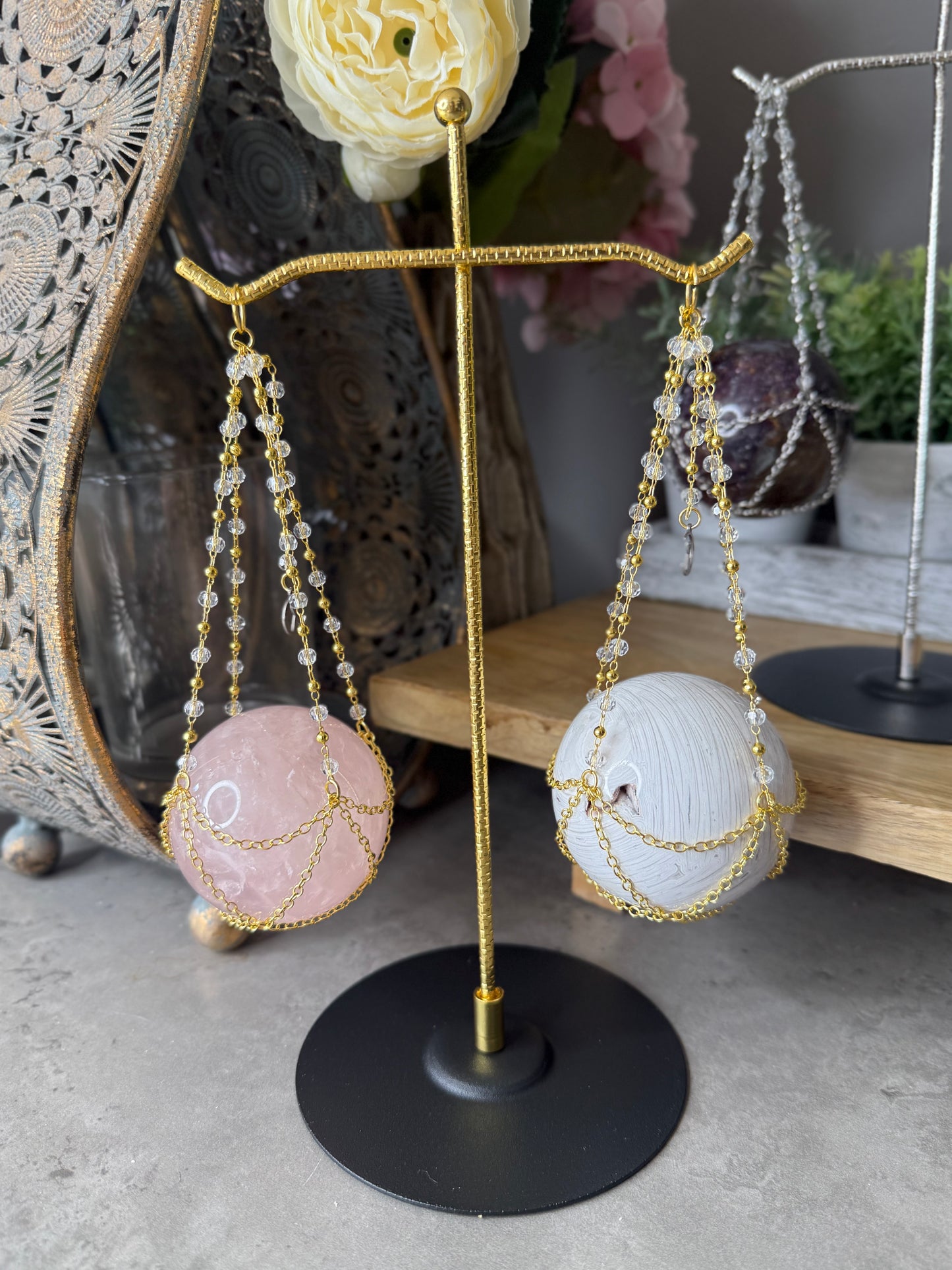 Judgment Scale Crystal Sphere Holder
