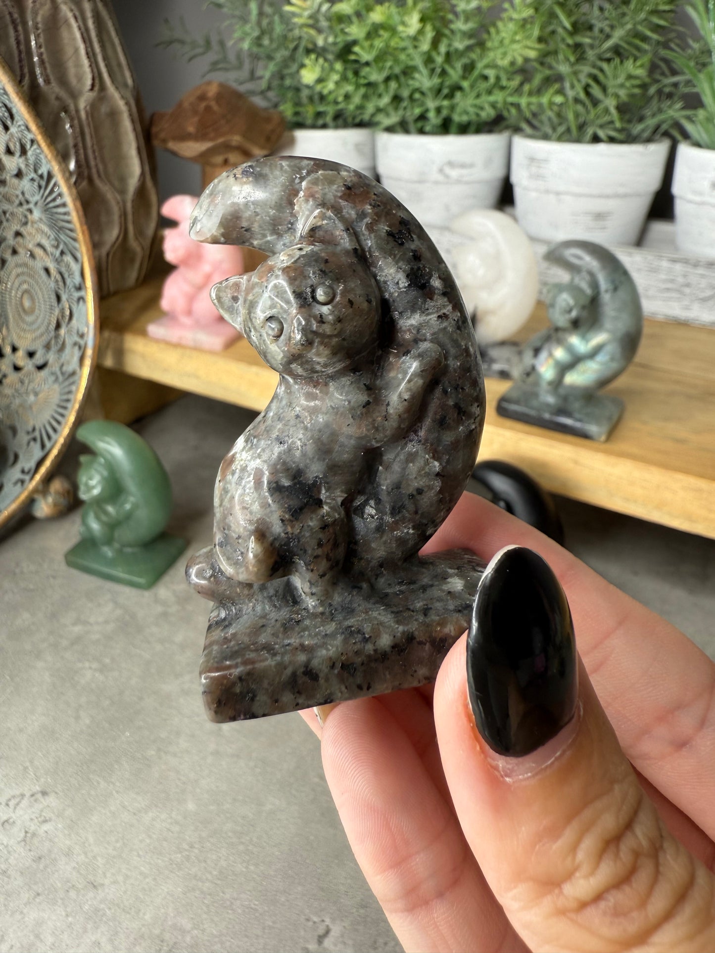 Moon Cat Crystal Carving Medium Size