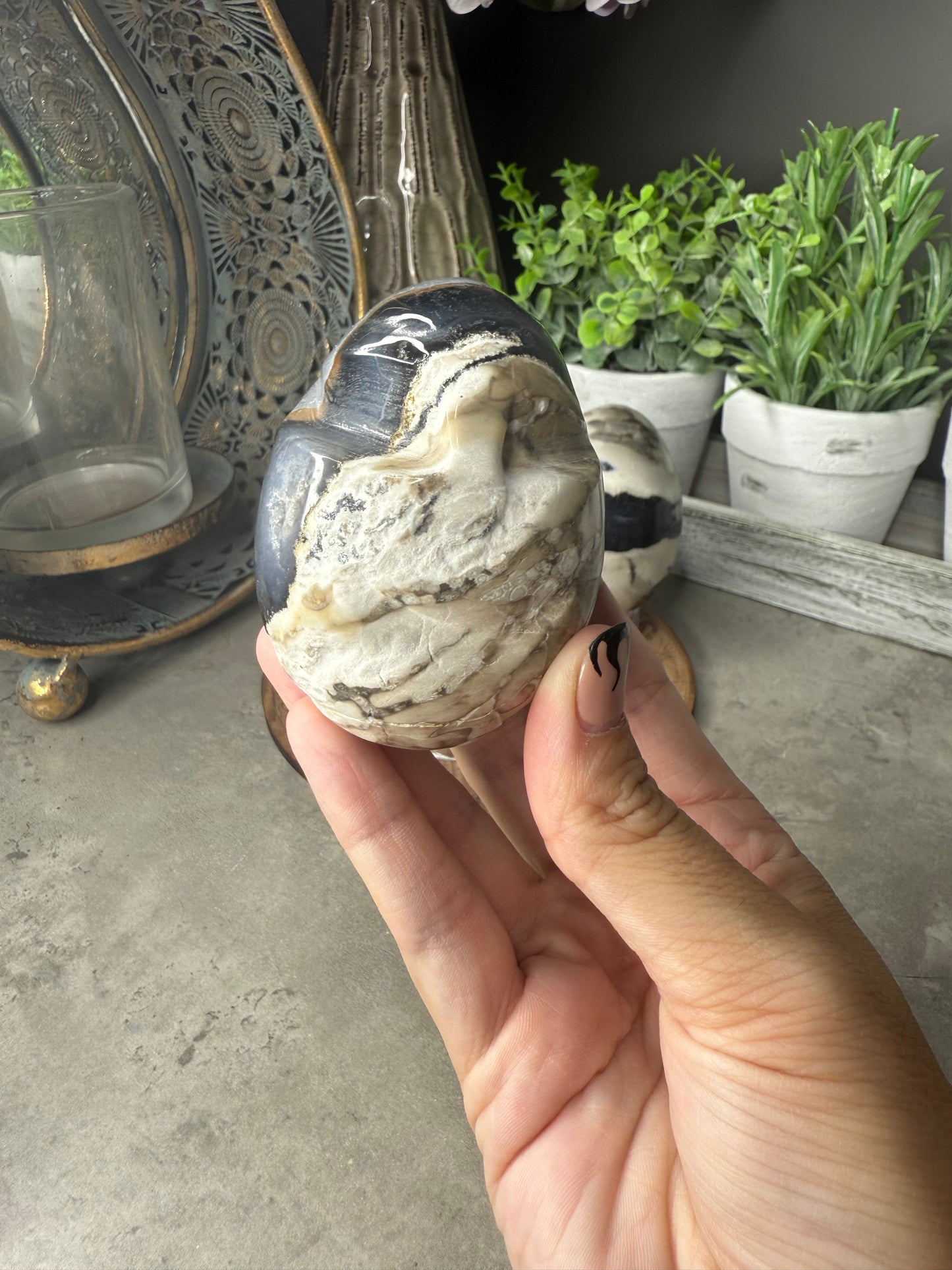 Volcano Agate Egg Crystal Carvings