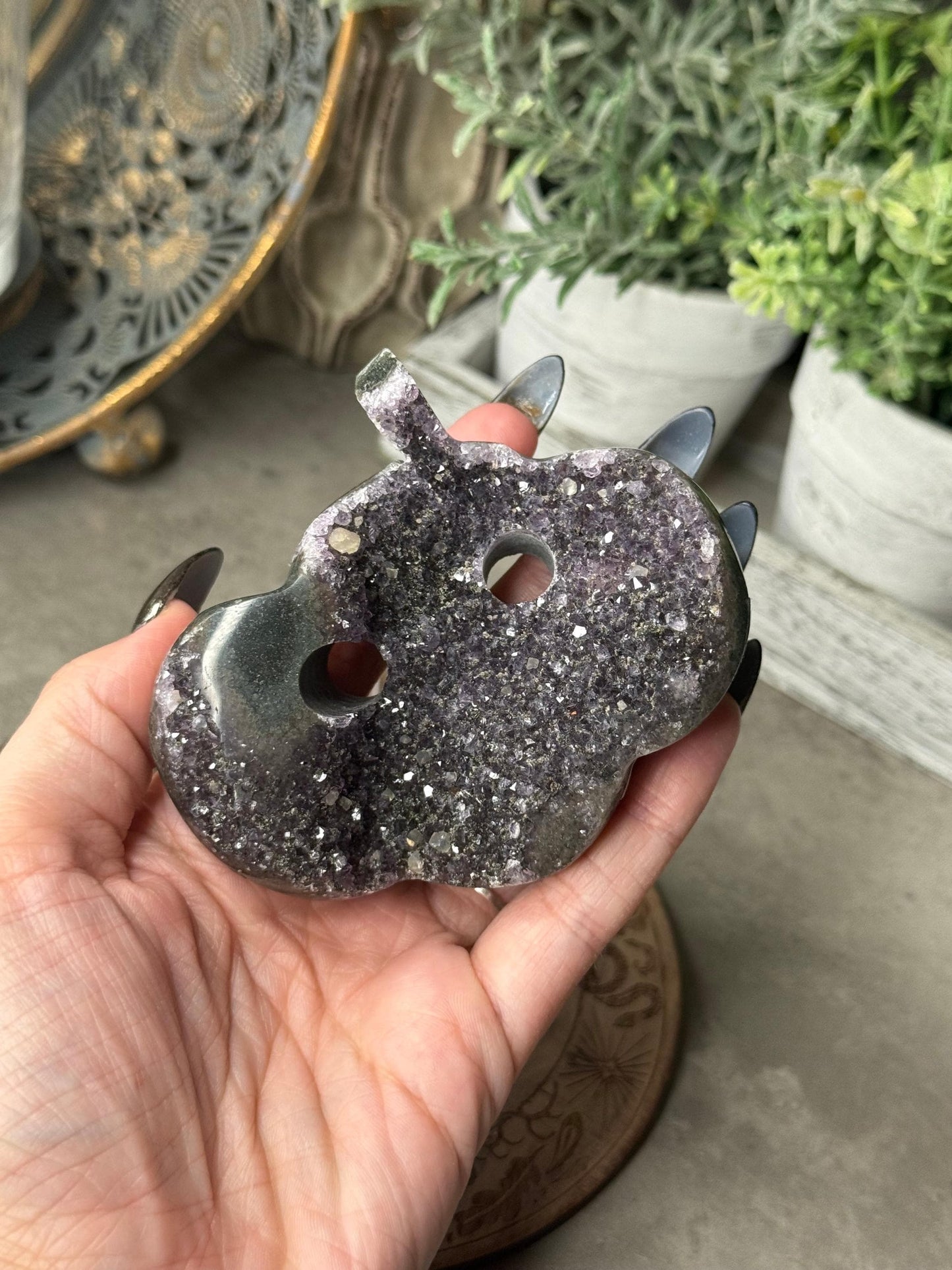 Druzy Amethyst Pumpkin Carving: Crystal Healing Decor (199g)