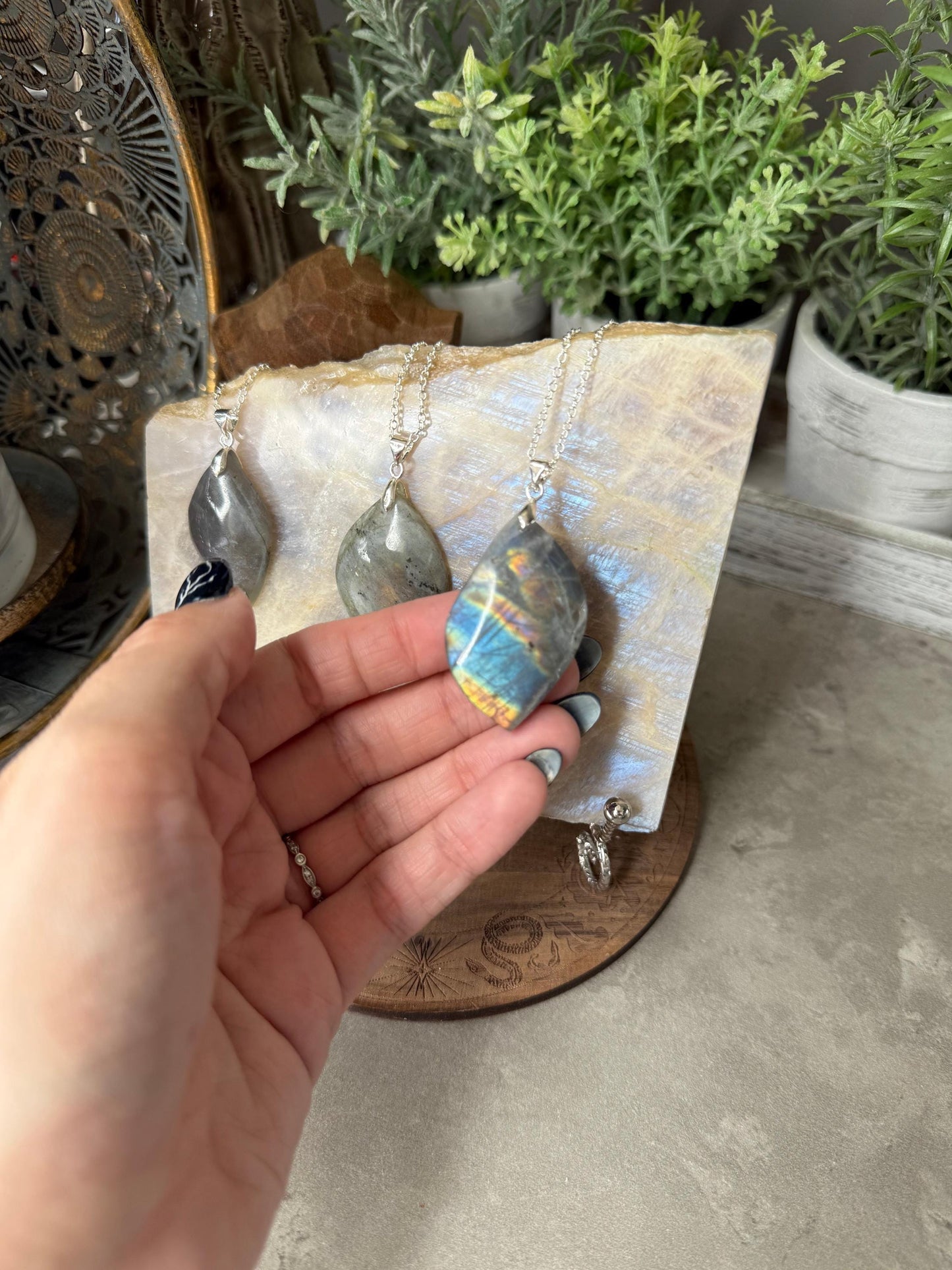 Flashy Labradorite Crystal Silver Pendants with Chain
