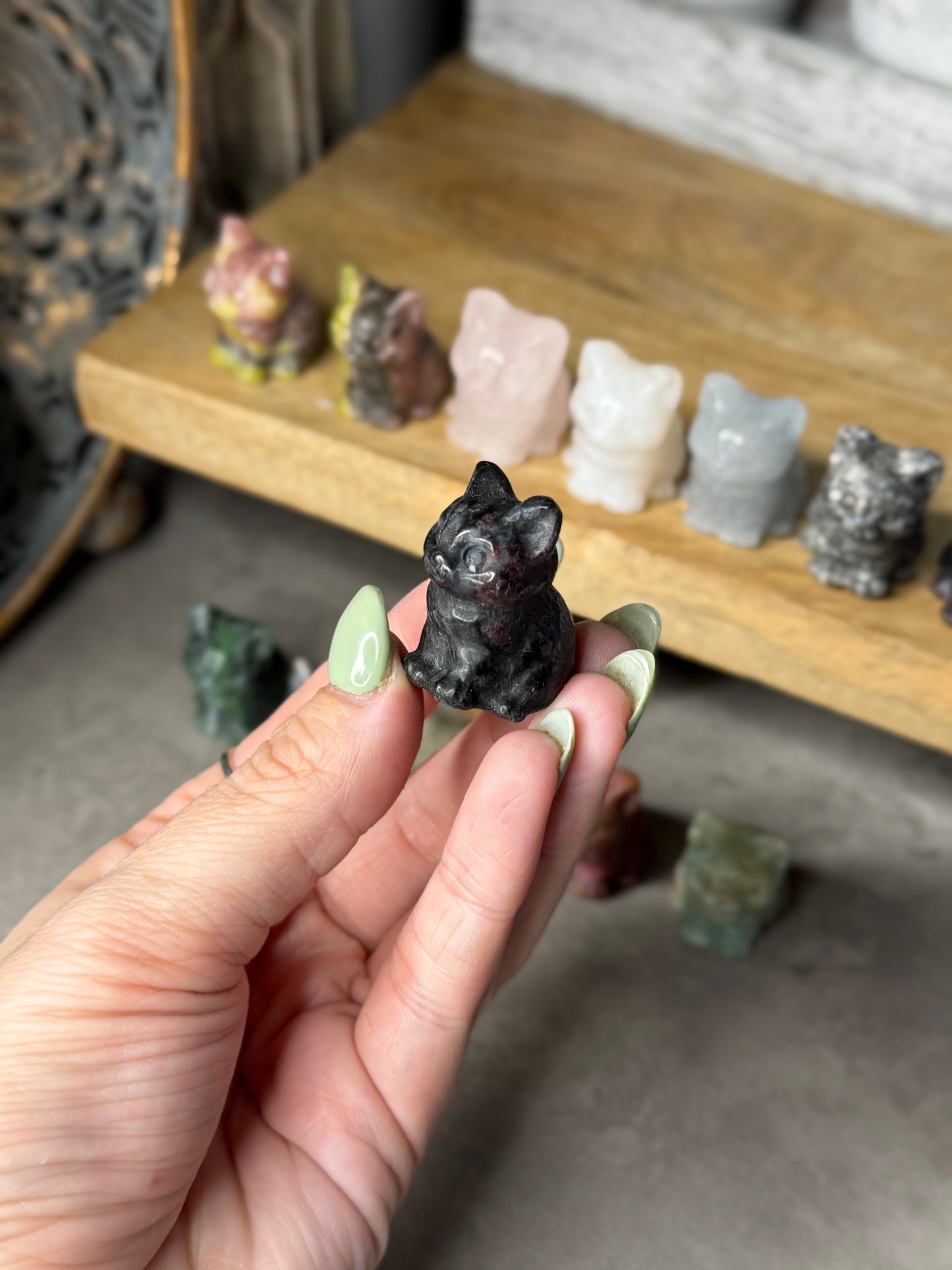 Sitting Cat Mini Crystal Carvings