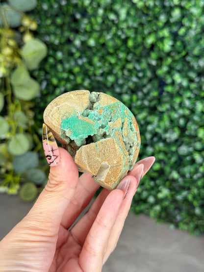 Smithsonite Bear Crystal Carving