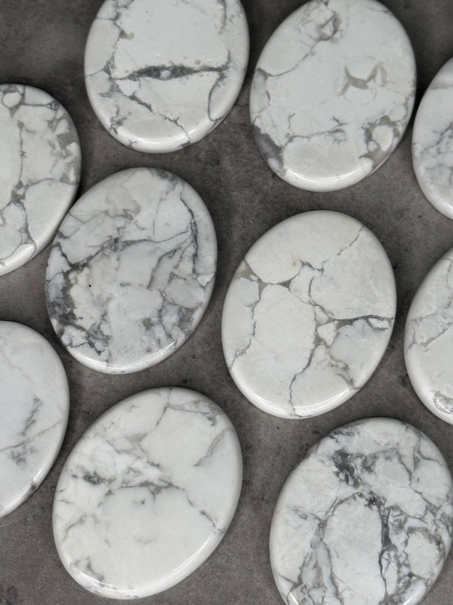 Howlite Flat Palmstones