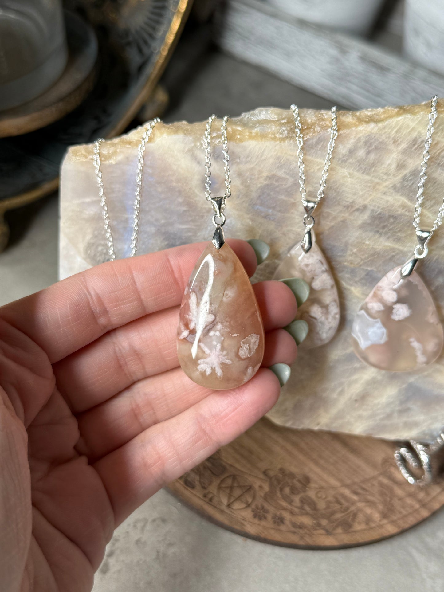 Flower Agate Crystal Pendants Necklaces