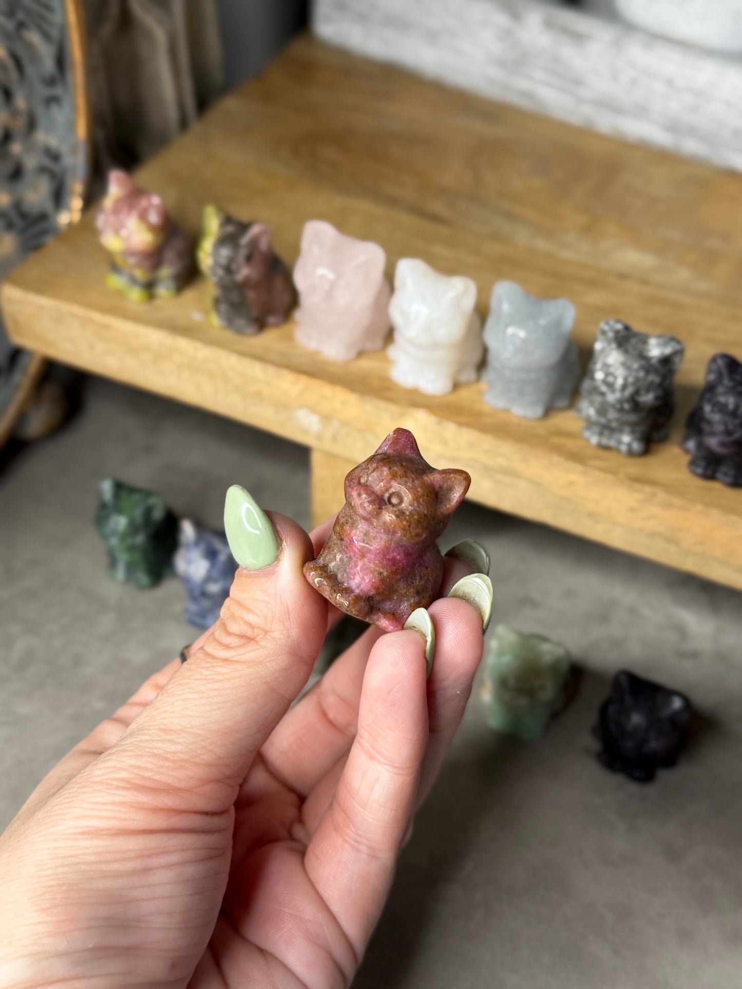 Sitting Cat Mini Crystal Carvings