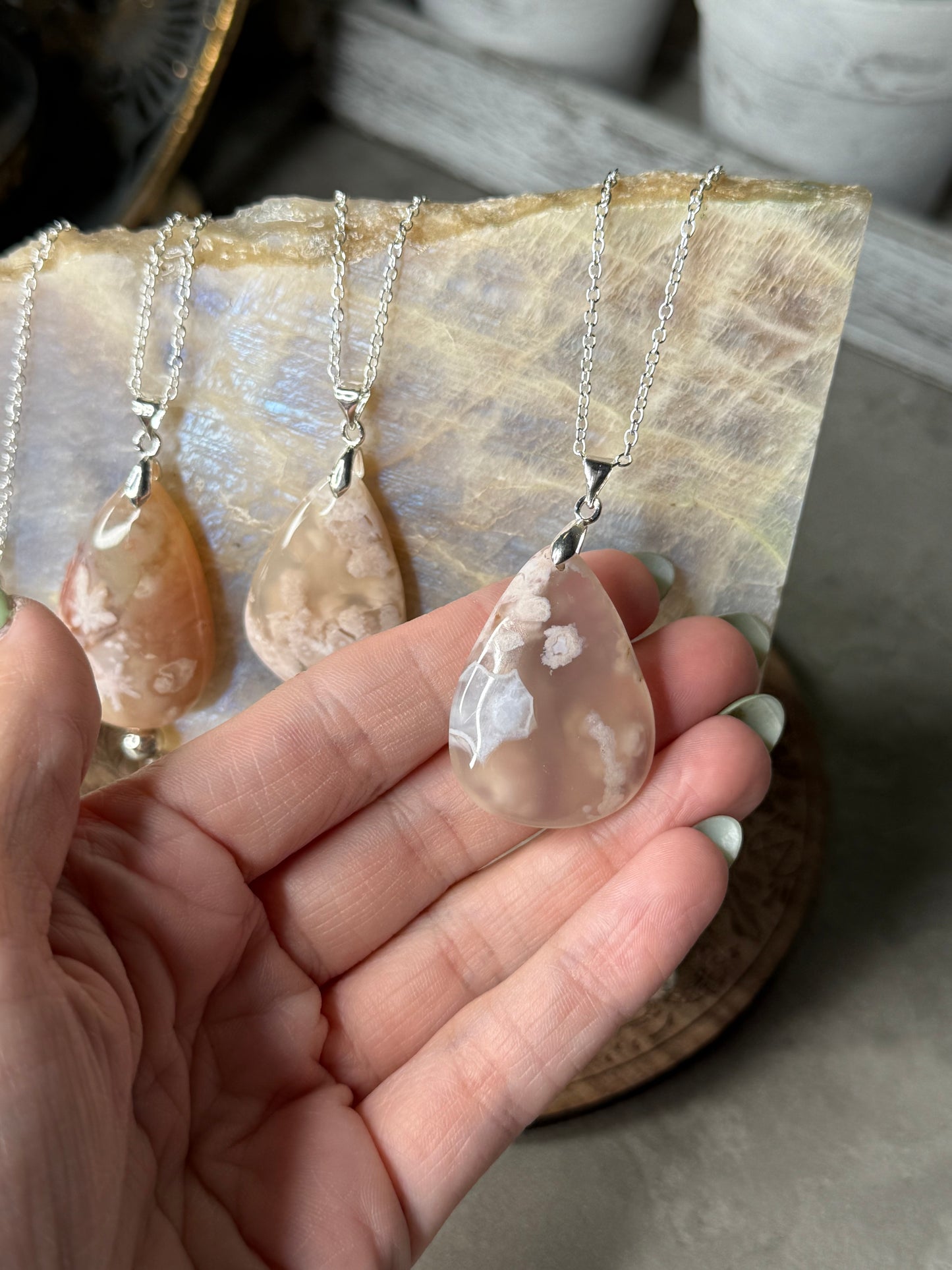 Flower Agate Crystal Pendants Necklaces