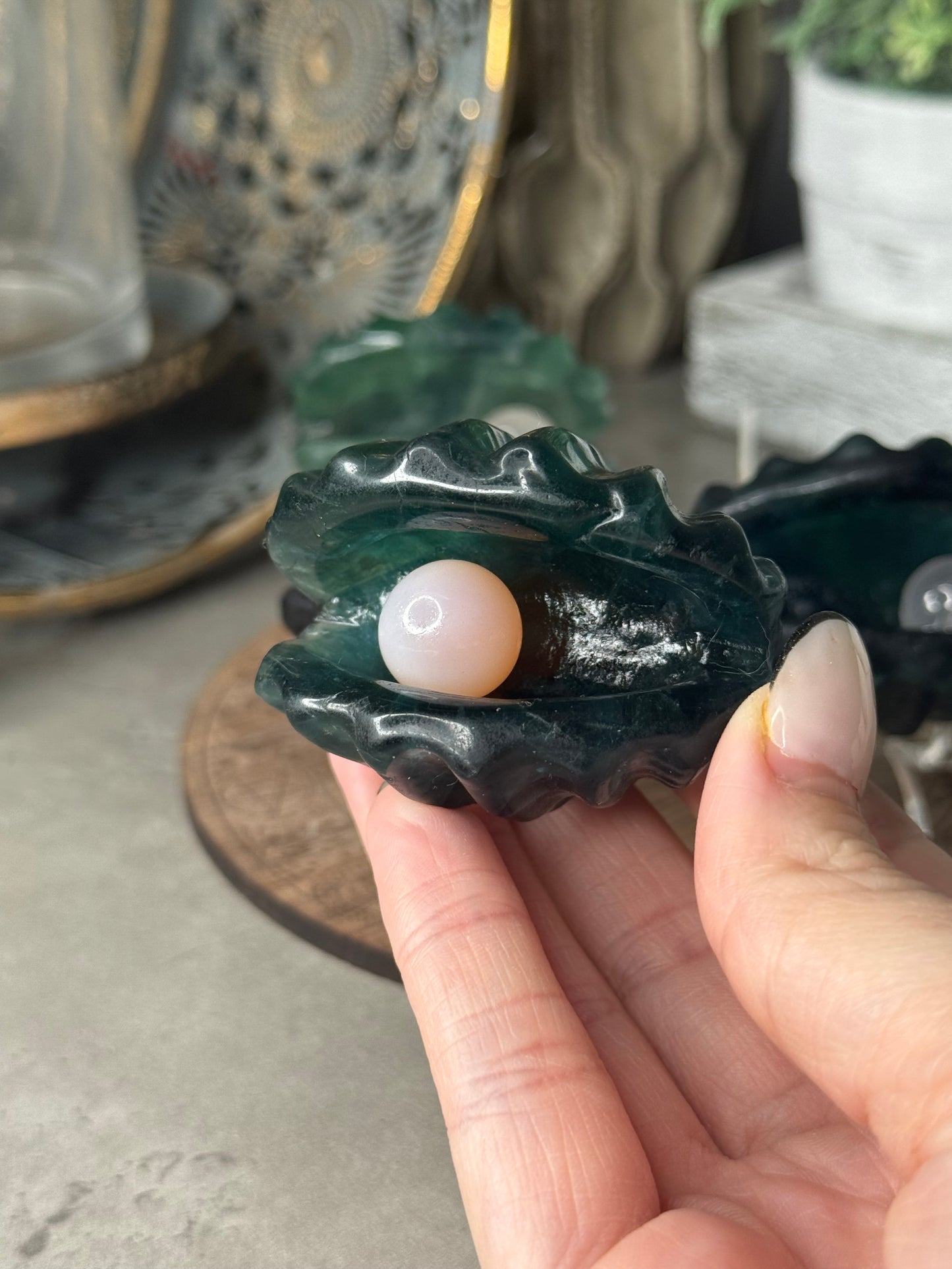 Fluorite Crystal Clam with removable mini sphere