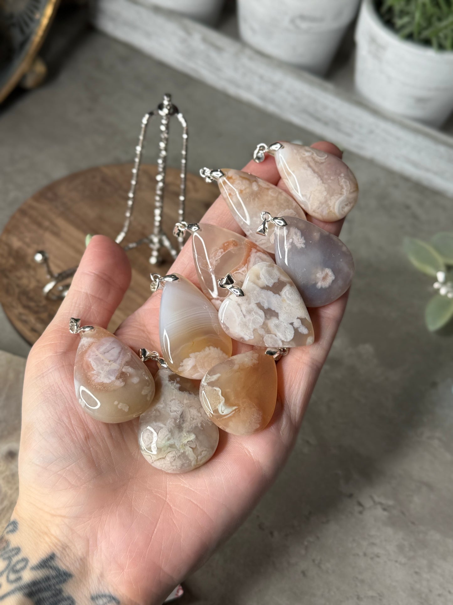 Flower Agate Crystal Pendants Necklaces