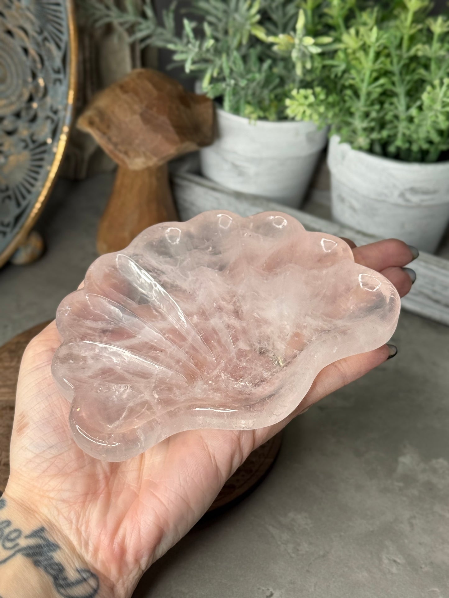 Aphrodite Rose Quartz Shell Trays