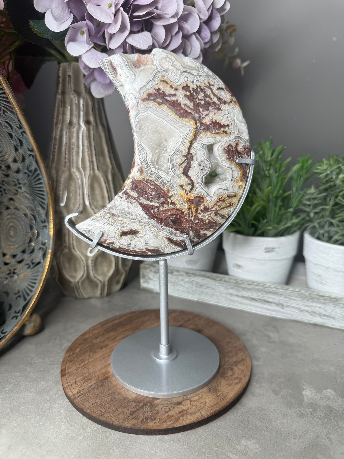 Druzy Mexican Lace Agate Crystal Moon Carving and Stand