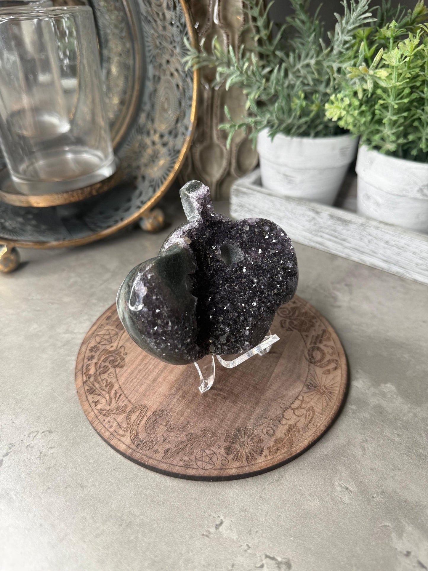 Druzy Amethyst Pumpkin Carving: Crystal Healing Decor (199g)