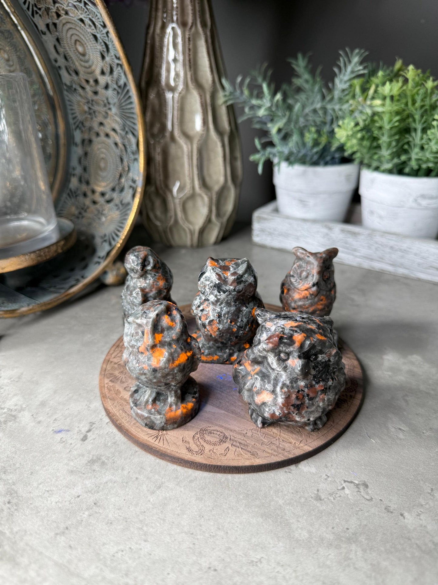 Yooperlite Crystal Owl Carvings - UV Reactive Crystals