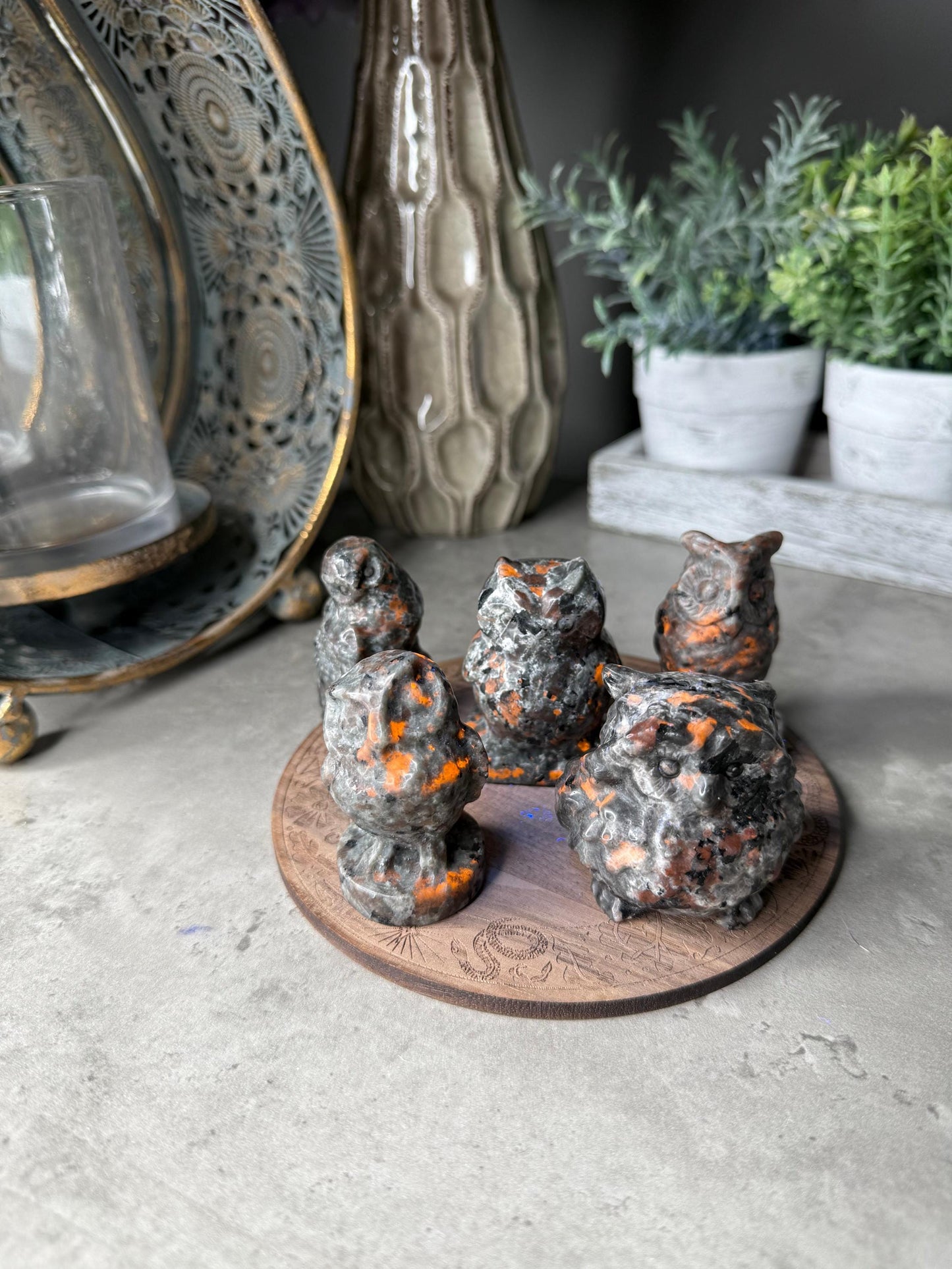Yooperlite Crystal Owl Carvings - UV Reactive Crystals