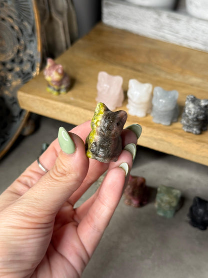 Sitting Cat Mini Crystal Carvings