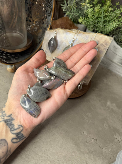 Flashy Labradorite Crystal Silver Pendants with Chain