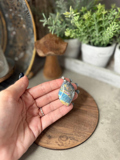 Flashy Labradorite Crystal Silver Pendants with Chain