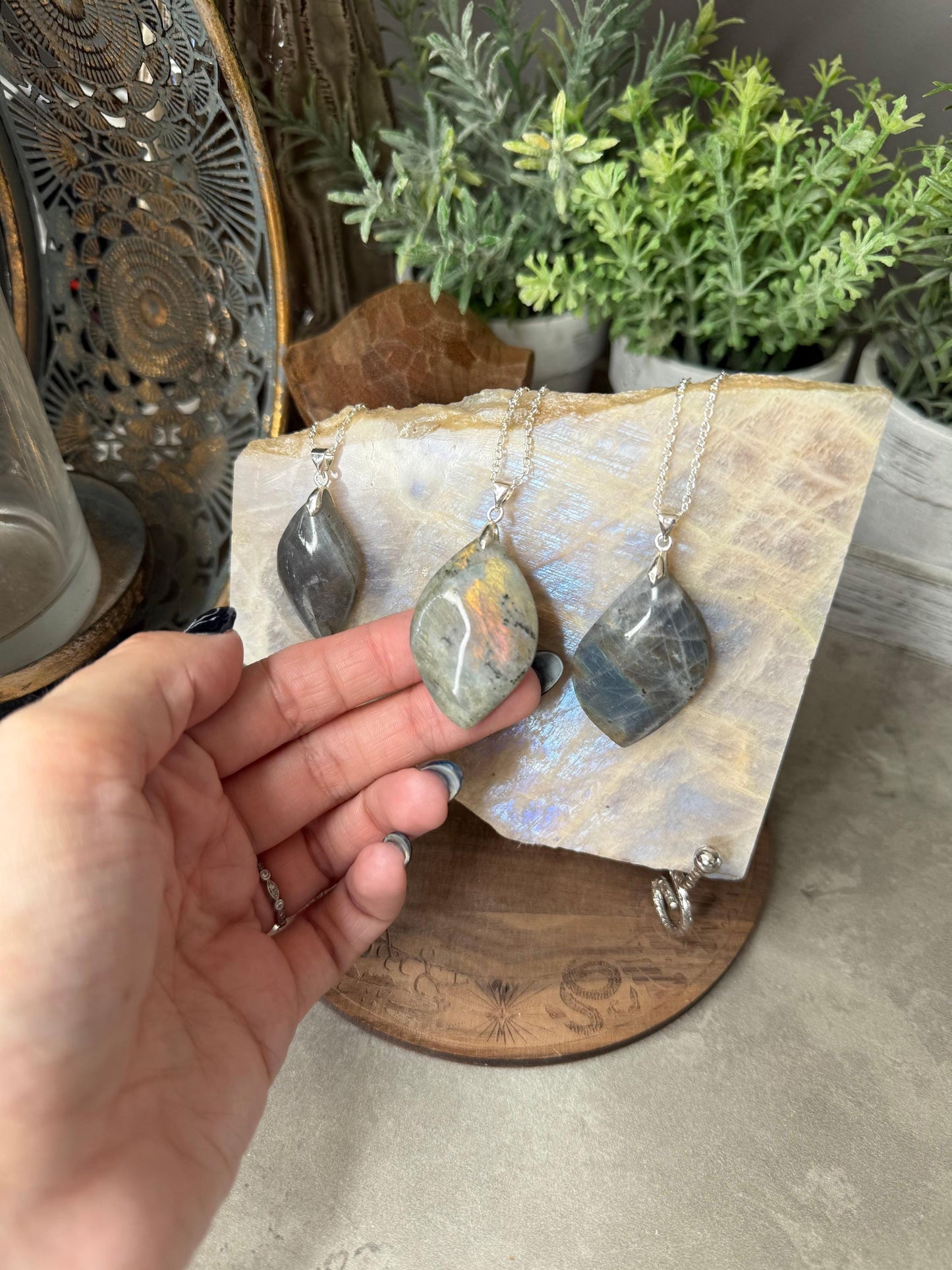 Flashy Labradorite Crystal Silver Pendants with Chain