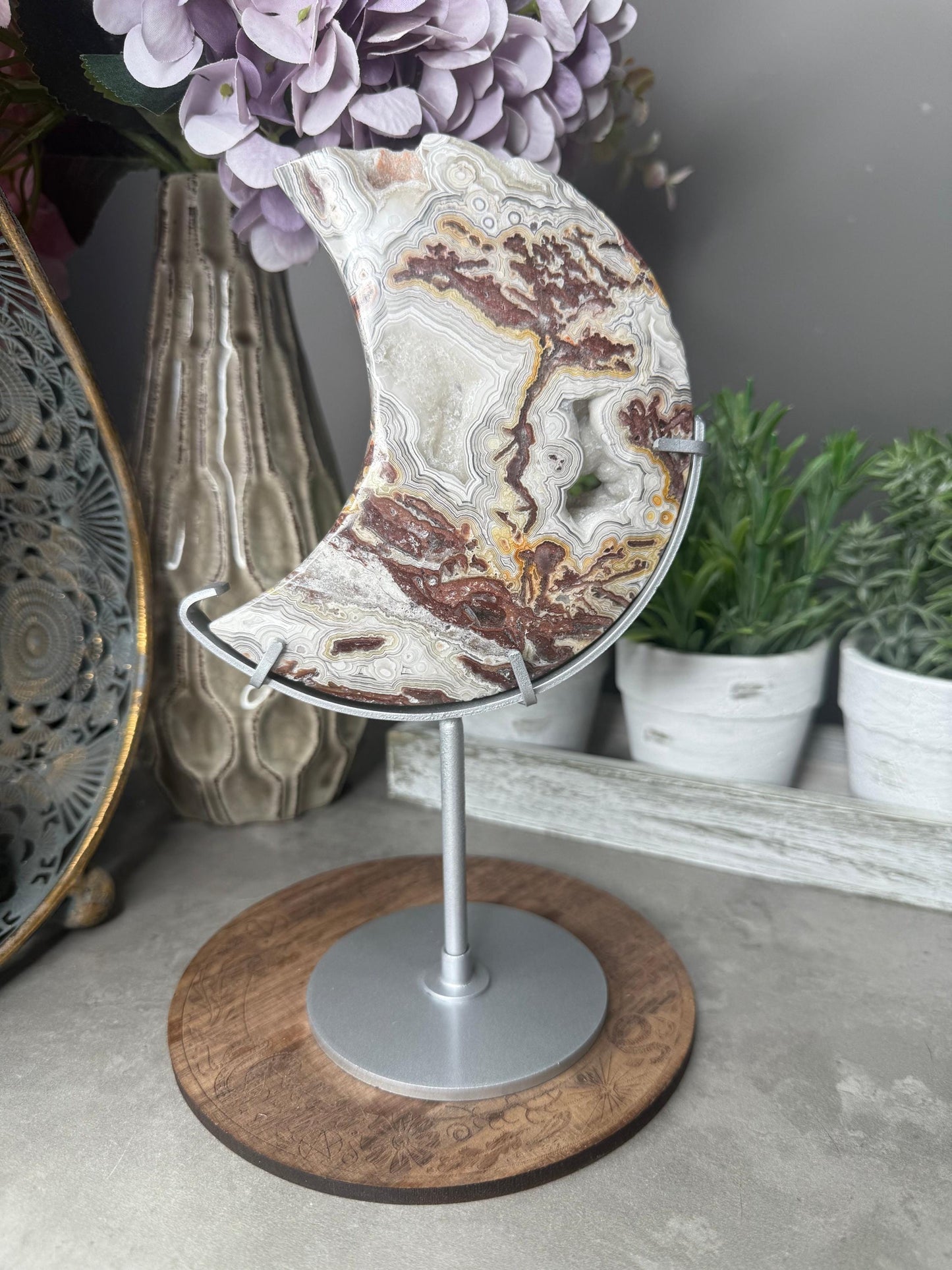 Druzy Mexican Lace Agate Crystal Moon Carving and Stand