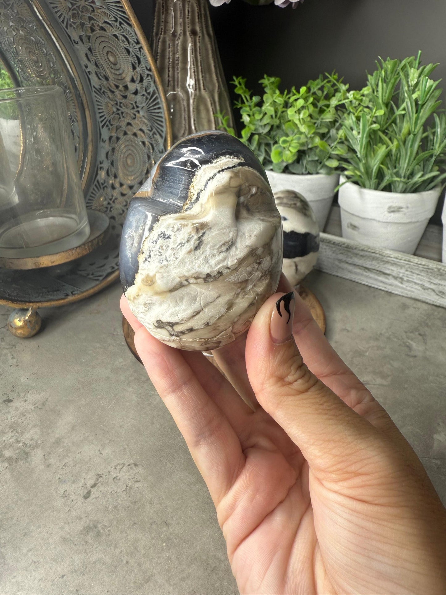 Volcano Agate Egg Crystal Carvings