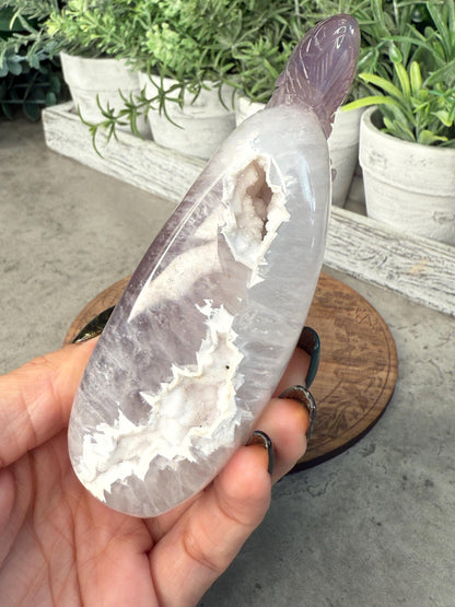 Druzy Agate Iguana Crystal Carving - 396g, 114mm Tall