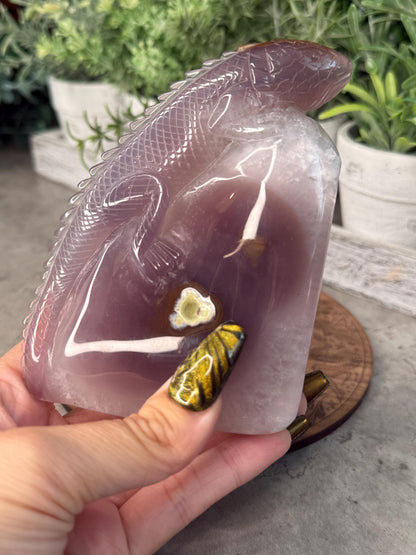 Druzy Agate Iguana Crystal Carving - 396g, 114mm Tall