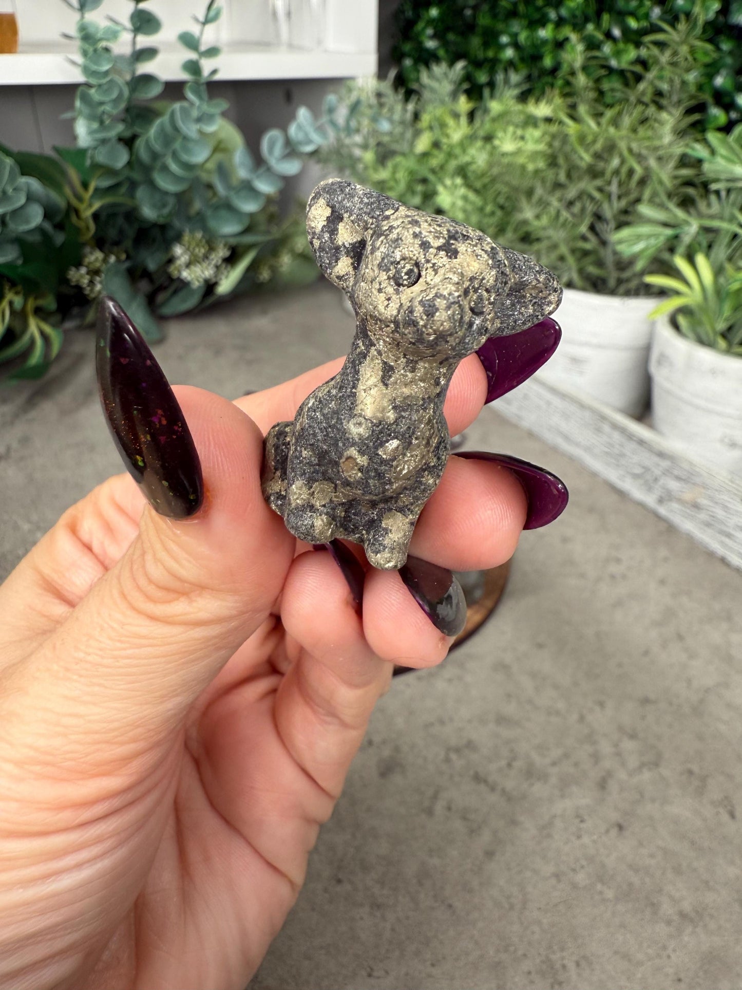 Chihuahua Dog Mini Crystal Carving
