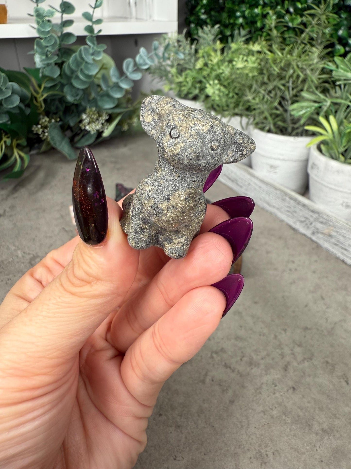 Chihuahua Dog Mini Crystal Carving