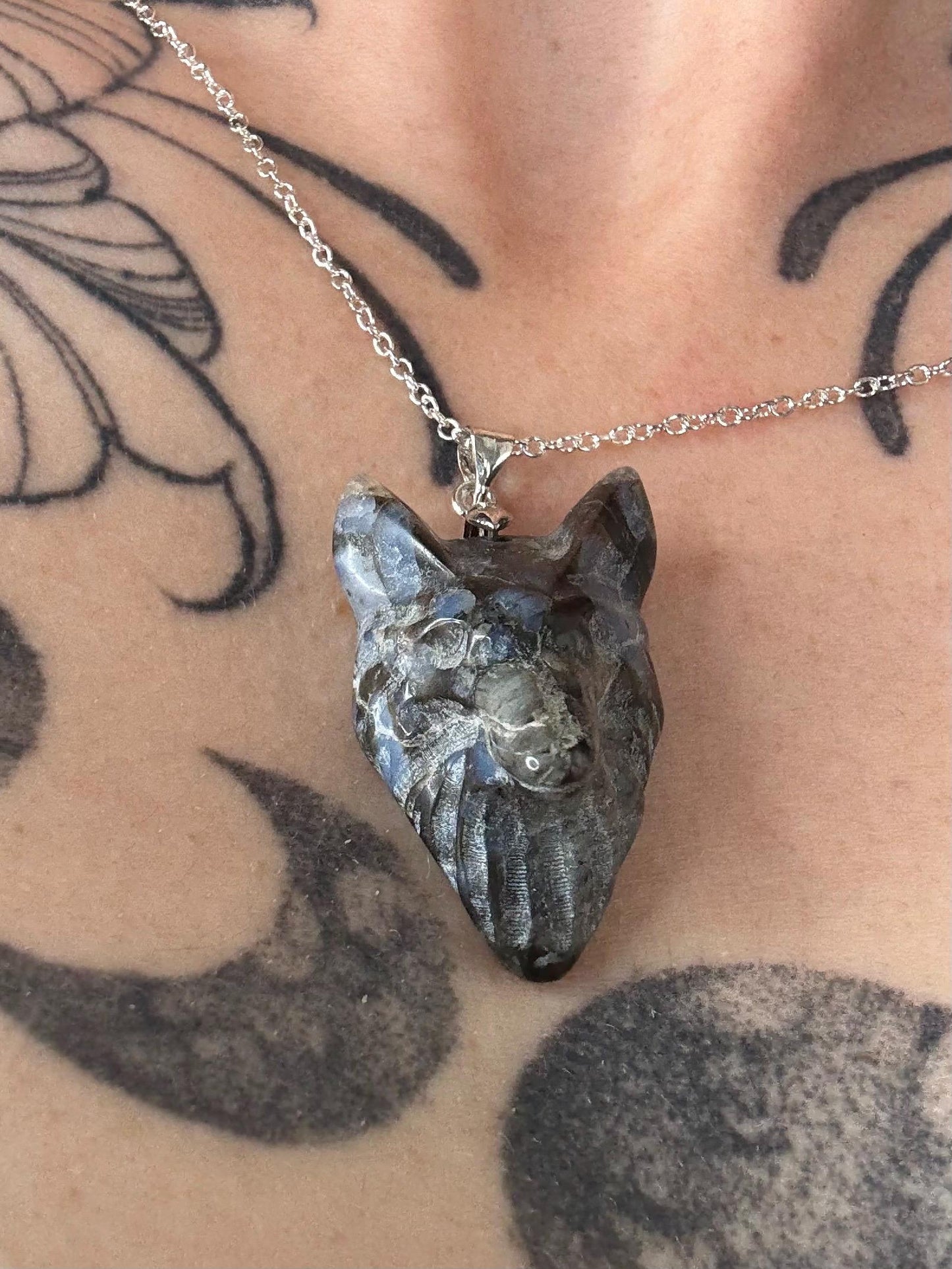 Wolf Head Crystal Carving Pendants with Chain