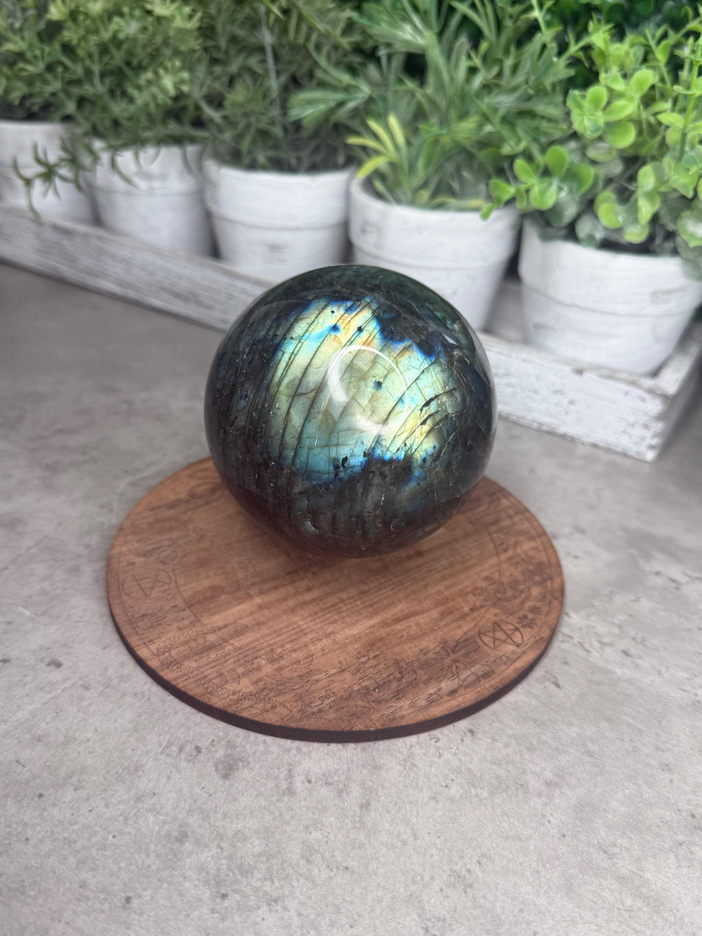 Large Flashy Labradorite Sphere 800g 83mm