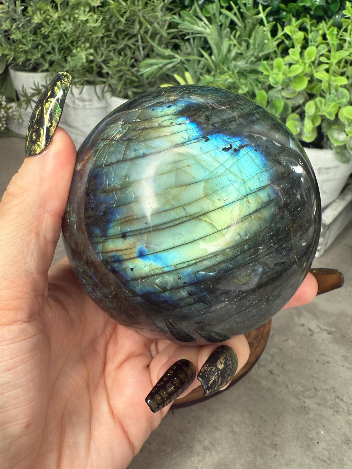 Large Flashy Labradorite Sphere 800g 83mm