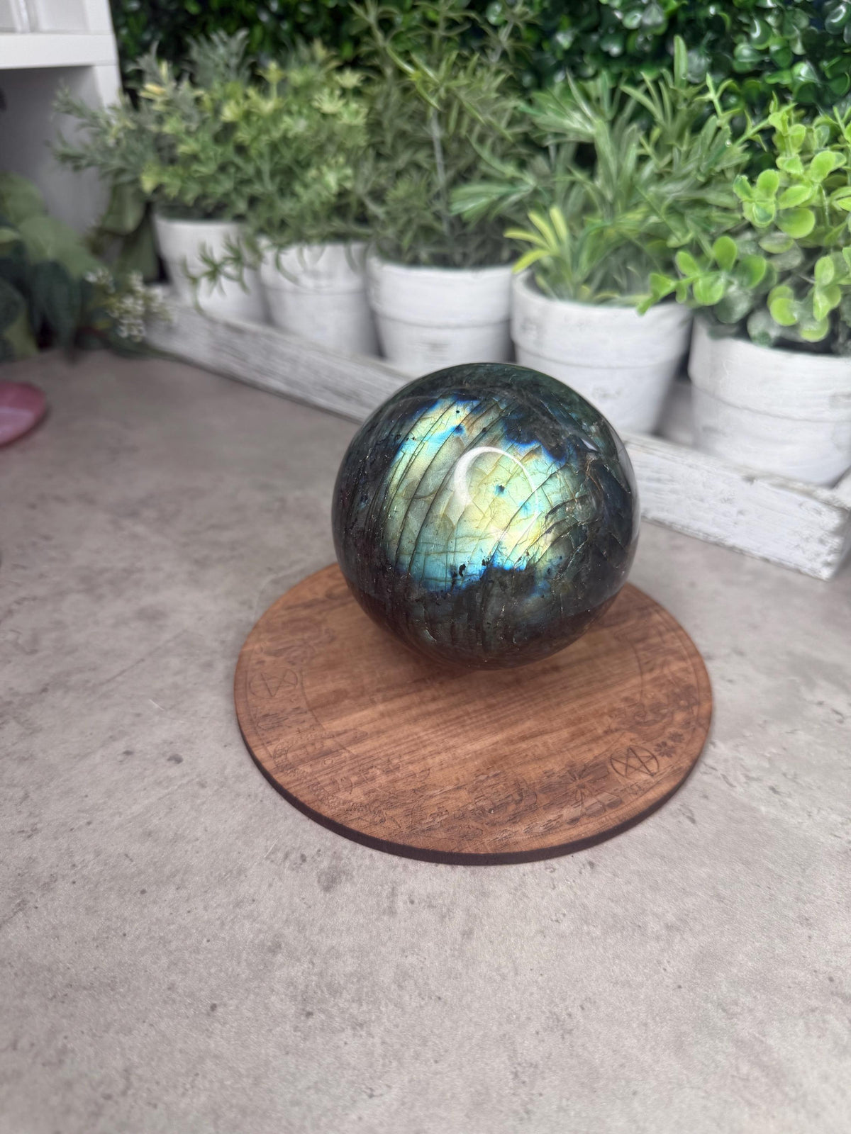 Large Flashy Labradorite Sphere 800g 83mm