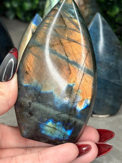 Flashy Labradorite Teardrop Crystal Carvings